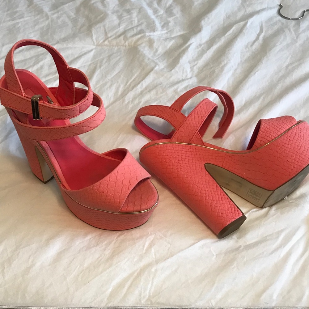 3 for $25 Coral pink platform sandals size 37 EU